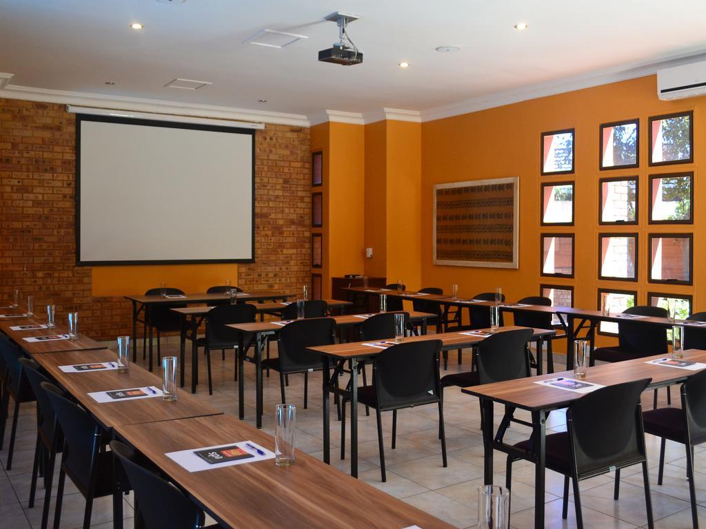 Boga Legaba Guest House & Conference Centre مافكينج المظهر الخارجي الصورة